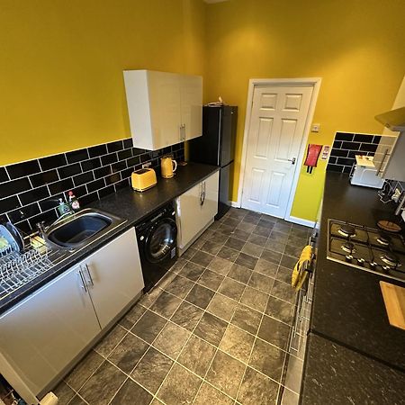 Large Ground Floor Apartment - South Shields - 3 Minutes From South Tyneside Hospital, 8 Minutes From Beach 외부 사진