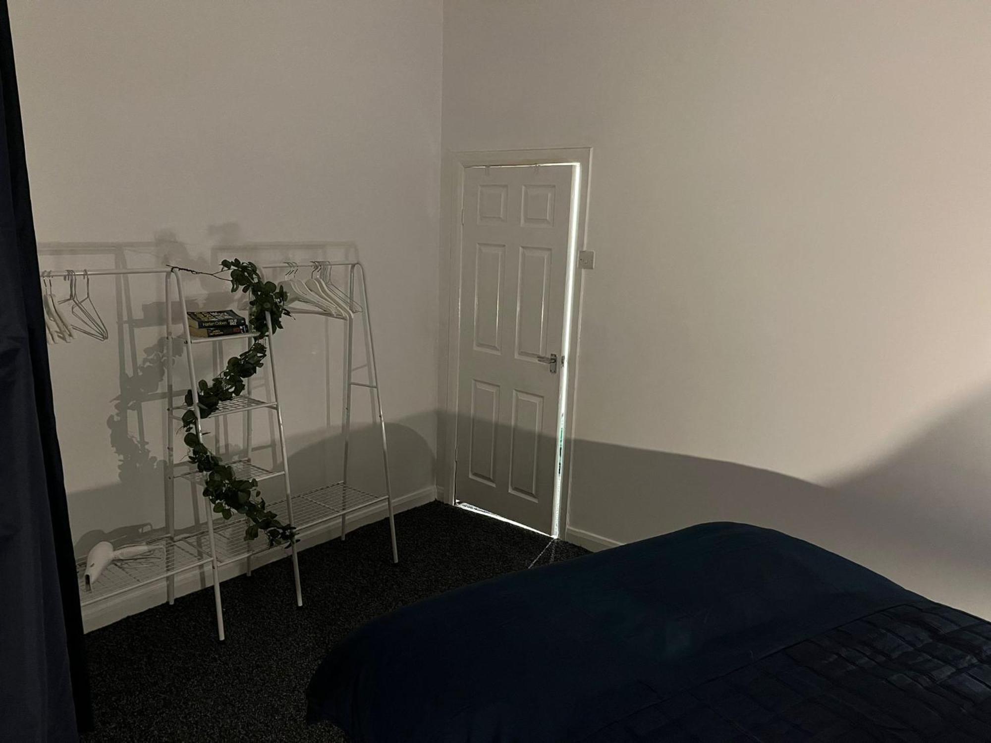 Large Ground Floor Apartment - South Shields - 3 Minutes From South Tyneside Hospital, 8 Minutes From Beach 외부 사진