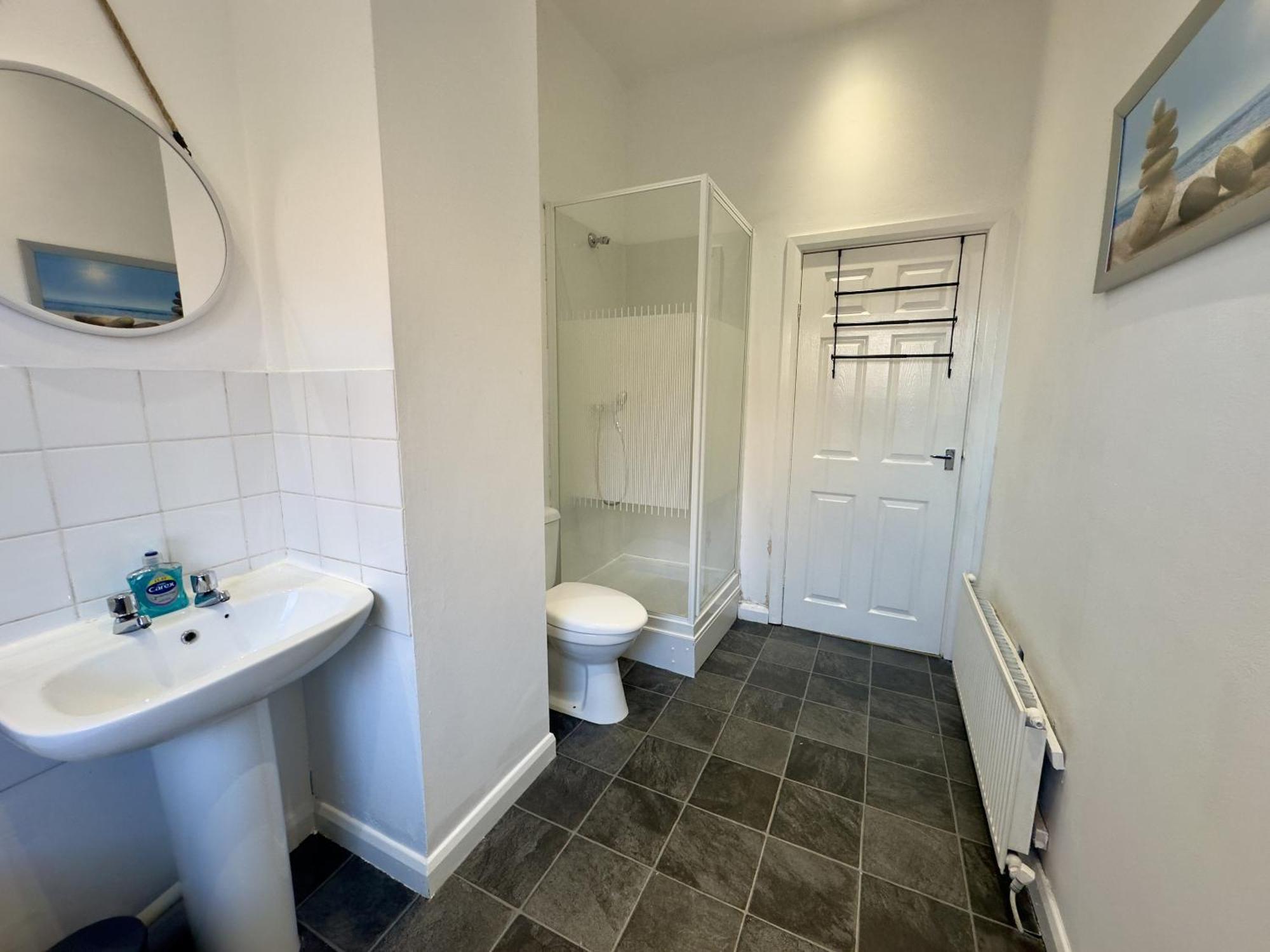 Large Ground Floor Apartment - South Shields - 3 Minutes From South Tyneside Hospital, 8 Minutes From Beach 외부 사진