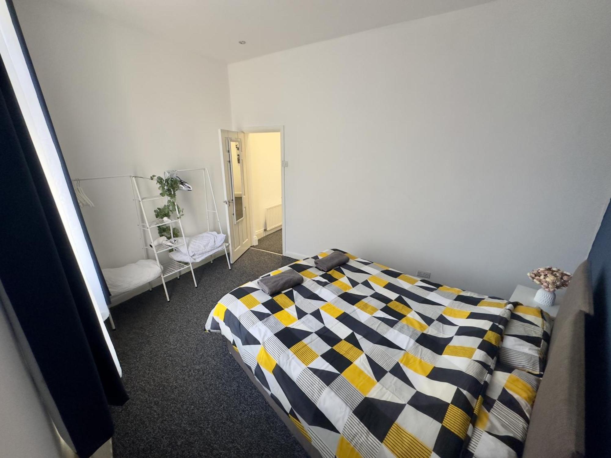 Large Ground Floor Apartment - South Shields - 3 Minutes From South Tyneside Hospital, 8 Minutes From Beach 외부 사진