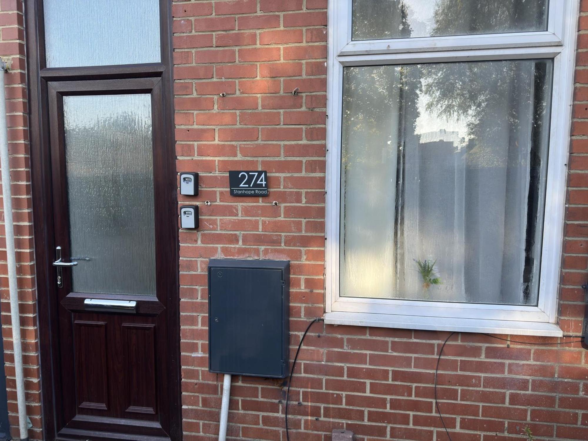 Large Ground Floor Apartment - South Shields - 3 Minutes From South Tyneside Hospital, 8 Minutes From Beach 외부 사진