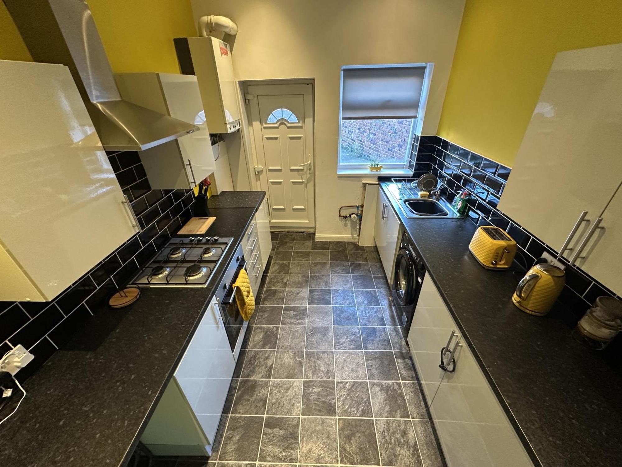 Large Ground Floor Apartment - South Shields - 3 Minutes From South Tyneside Hospital, 8 Minutes From Beach 외부 사진